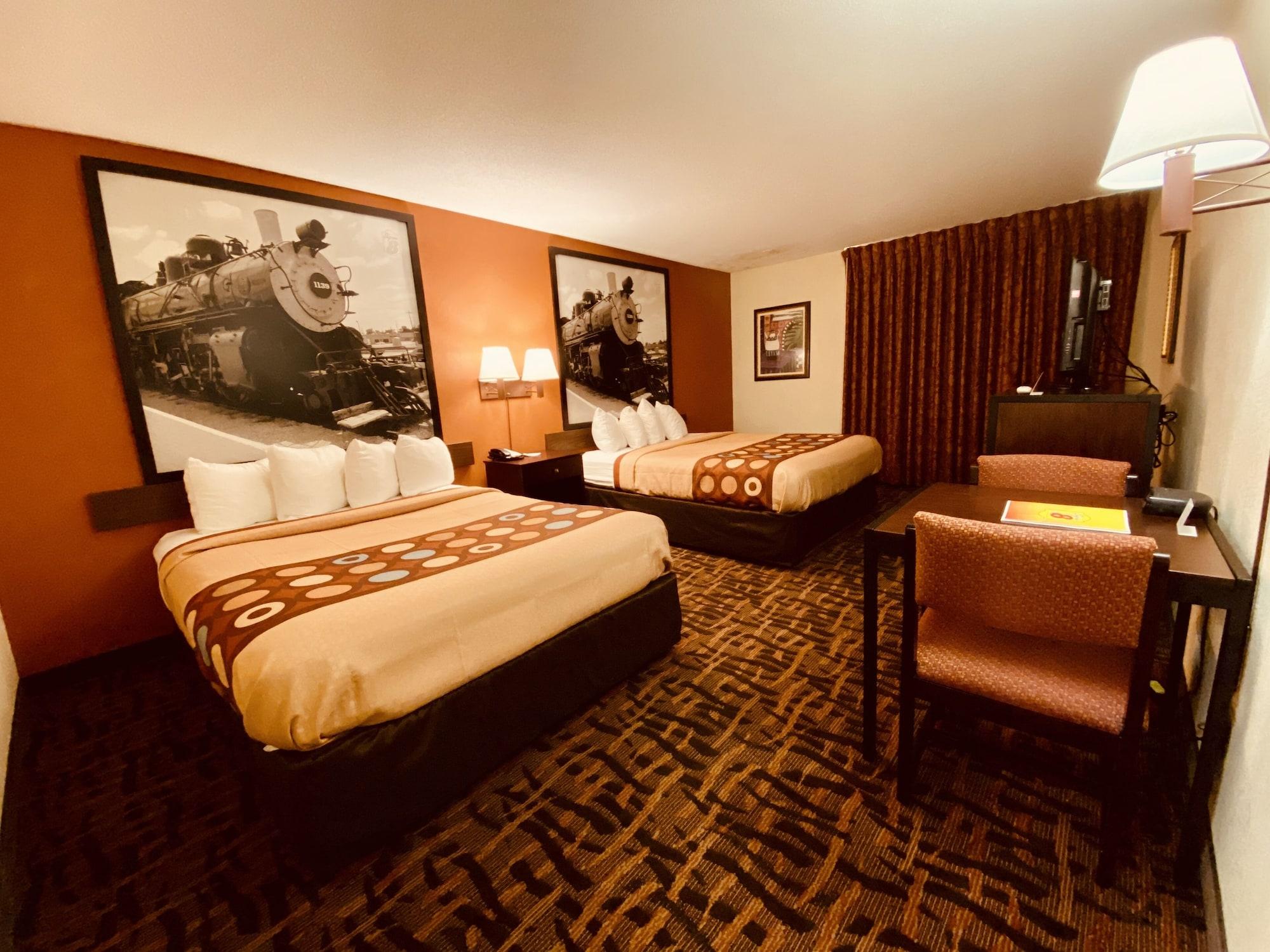Super 8 By Wyndham Lawrence Ku Hotel Exterior photo