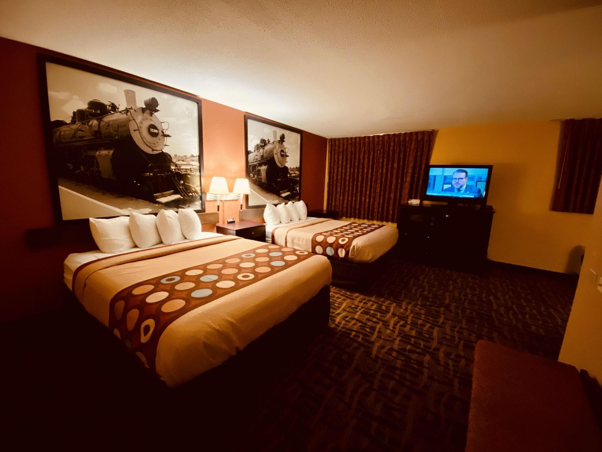 Super 8 By Wyndham Lawrence Ku Hotel Exterior photo