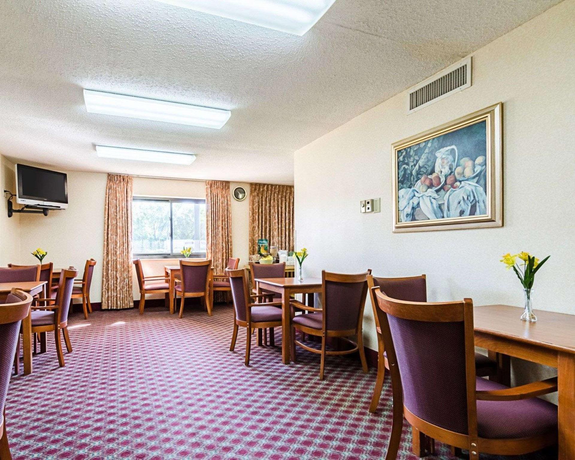 Super 8 By Wyndham Lawrence Ku Hotel Exterior photo