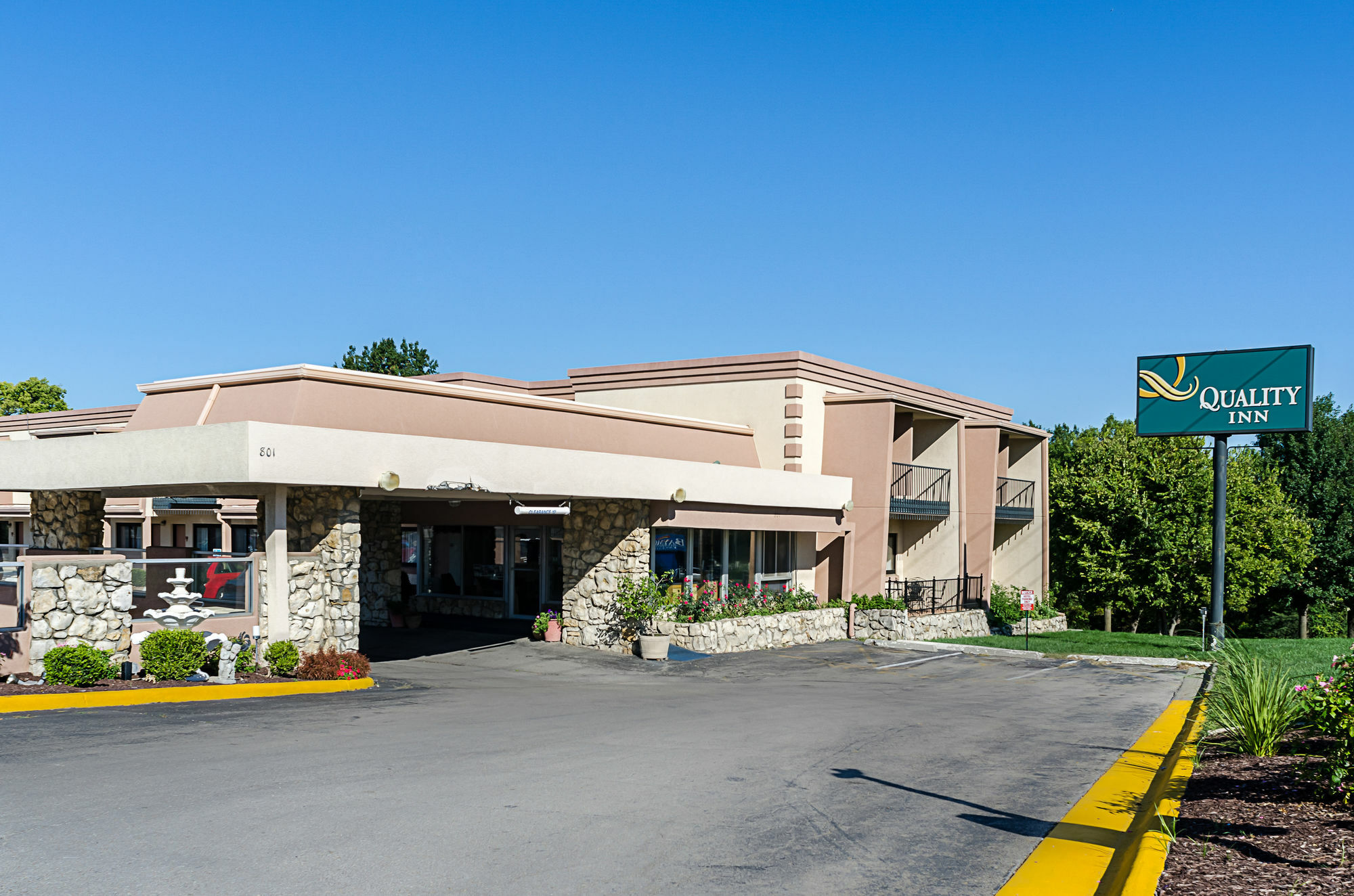 Super 8 By Wyndham Lawrence Ku Hotel Exterior photo