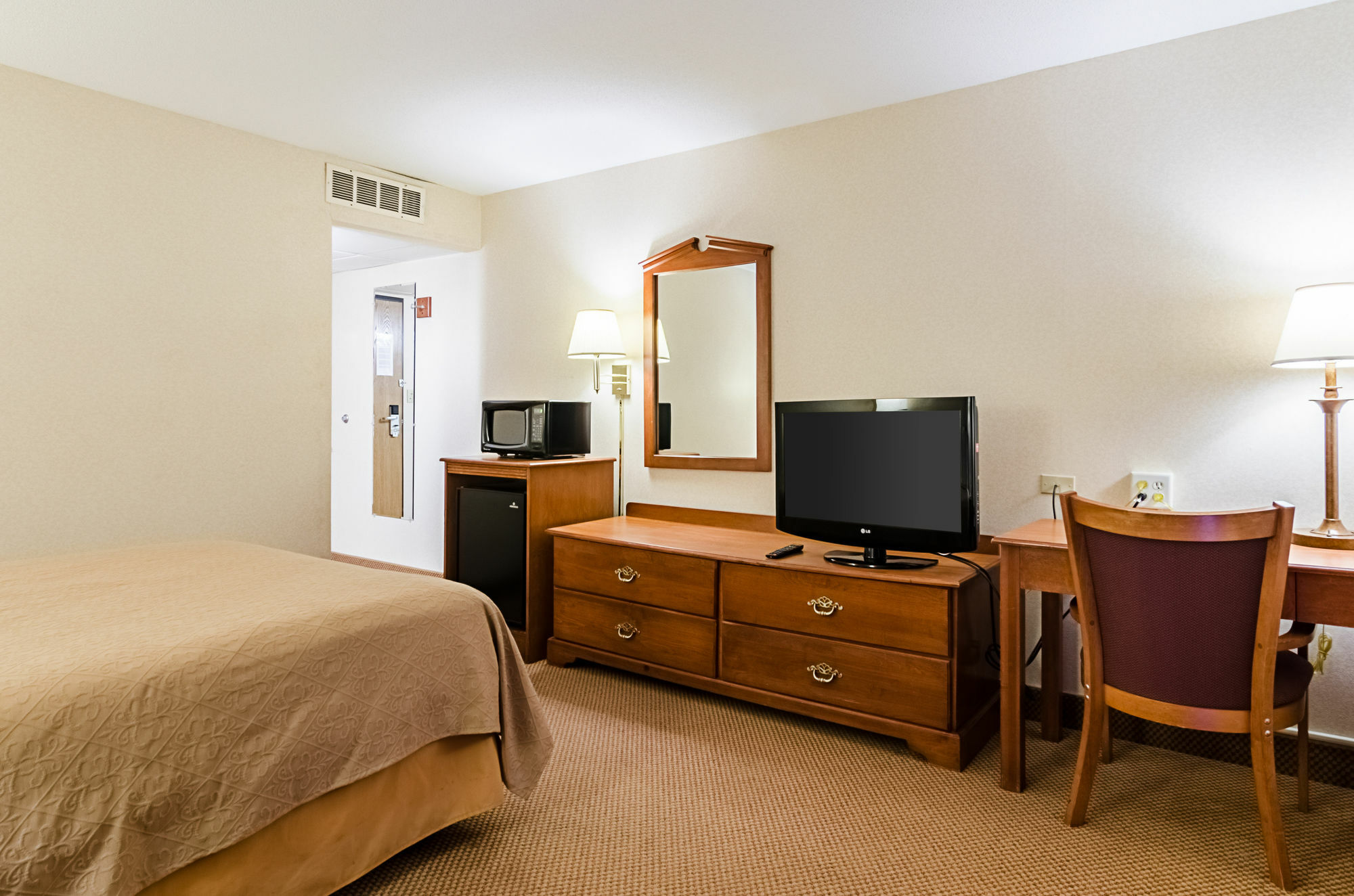 Super 8 By Wyndham Lawrence Ku Hotel Exterior photo